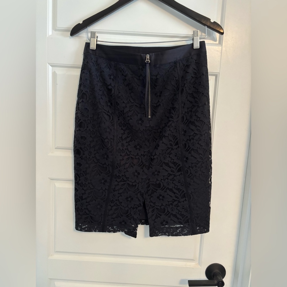 Club Monaco Pencil Skirt Lace Piping Coquette Slit Black Fitted Silk Size 4 - Picture 4 of 8